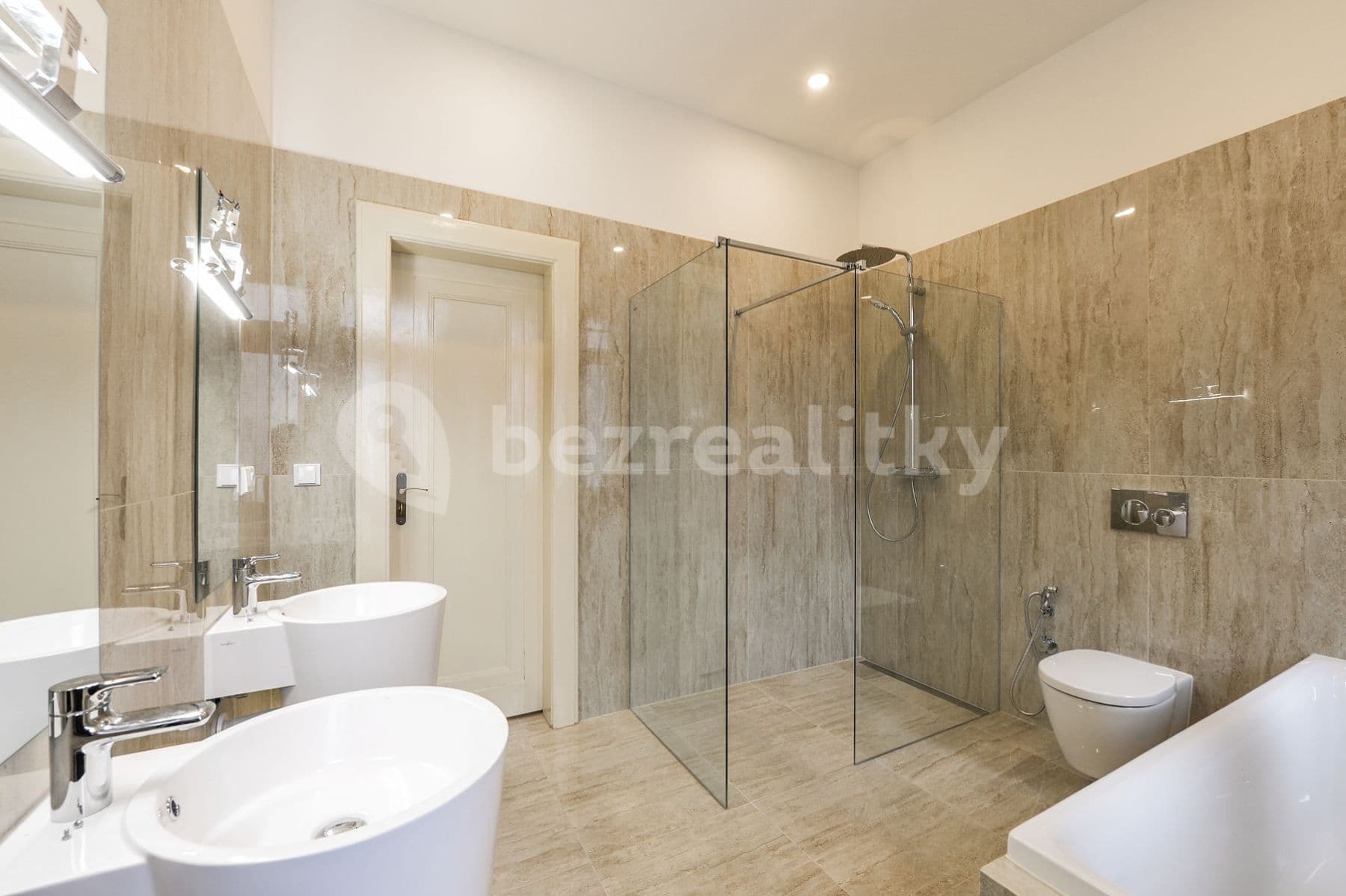 Prenájom bytu 3-izbový 103 m², Terronská, Praha, Praha Prenájom bytu 3-izbový 103 m², Terronská, Praha, Praha