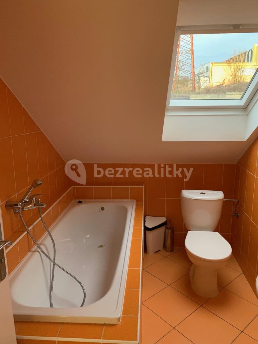 Prenájom bytu 3-izbový 60 m², Jeremiášova, Praha, Praha Prenájom bytu 3-izbový 60 m², Jeremiášova, Praha, Praha
