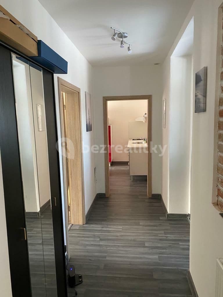 Prenájom bytu 3-izbový 60 m², Dubenecká, Praha, Praha Prenájom bytu 3-izbový 60 m², Dubenecká, Praha, Praha