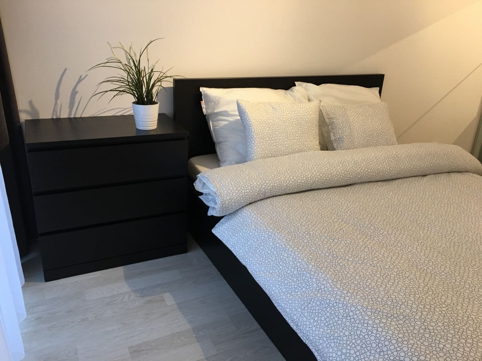 Prenájom bytu 3-izbový 92 m², Oty Bubeníčka, Praha, Praha Prenájom bytu 3-izbový 92 m², Oty Bubeníčka, Praha, Praha