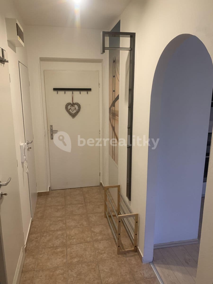 Prenájom bytu 2-izbový 45 m², Zimní, Hostivice, Středočeský kraj Prenájom bytu 2-izbový 45 m², Zimní, Hostivice, Středočeský kraj