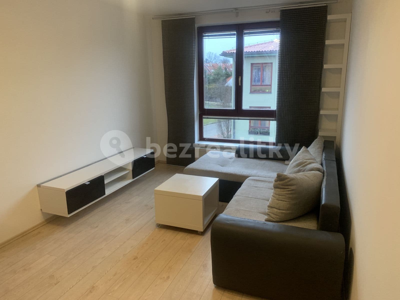 Prenájom bytu 2-izbový 45 m², Zimní, Hostivice, Středočeský kraj Prenájom bytu 2-izbový 45 m², Zimní, Hostivice, Středočeský kraj