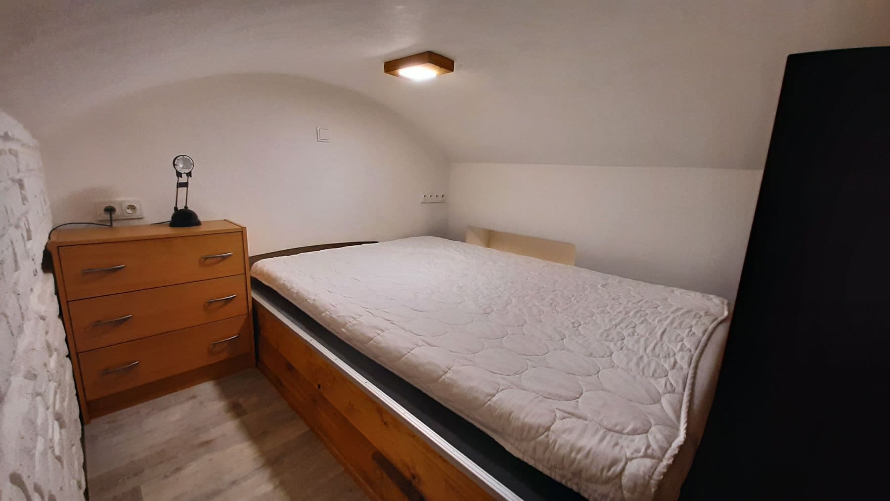 Prenájom bytu 1-izbový 36 m², Jeronýmova, Praha, Praha Prenájom bytu 1-izbový 36 m², Jeronýmova, Praha, Praha