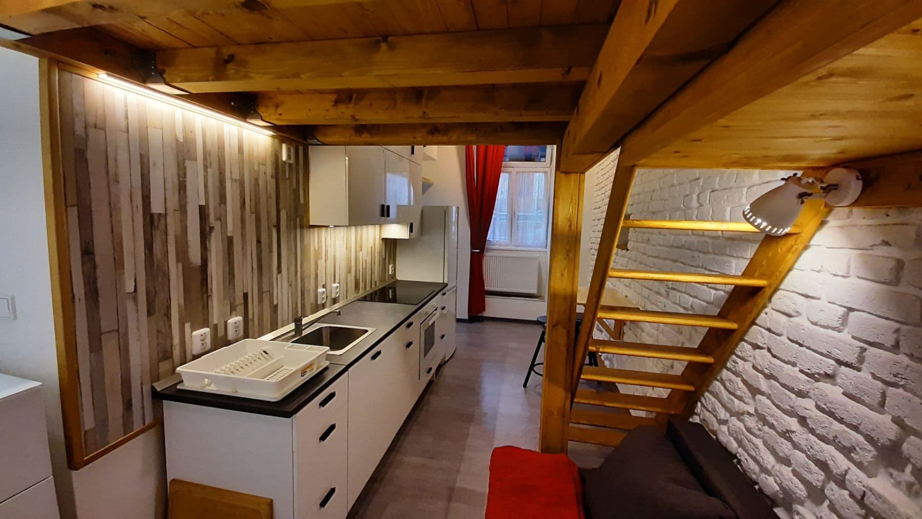 Prenájom bytu 1-izbový 36 m², Jeronýmova, Praha, Praha Prenájom bytu 1-izbový 36 m², Jeronýmova, Praha, Praha