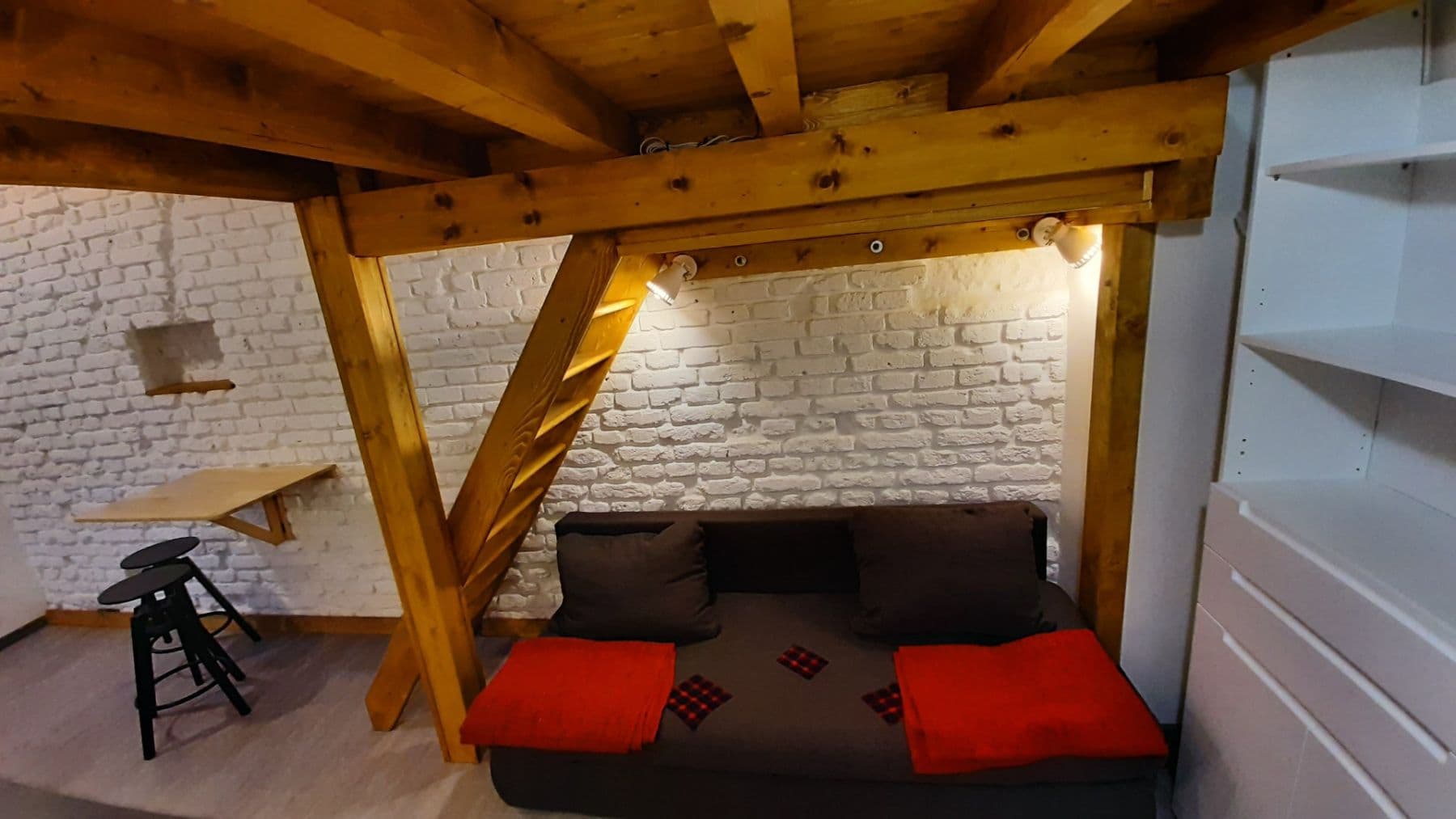 Prenájom bytu 1-izbový 36 m², Jeronýmova, Praha, Praha Prenájom bytu 1-izbový 36 m², Jeronýmova, Praha, Praha