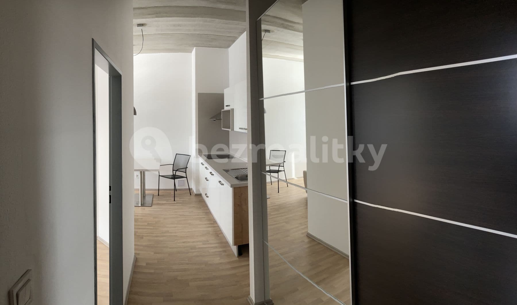 Prenájom bytu 2-izbový 45 m², U Uhříněveské obory, Praha, Praha