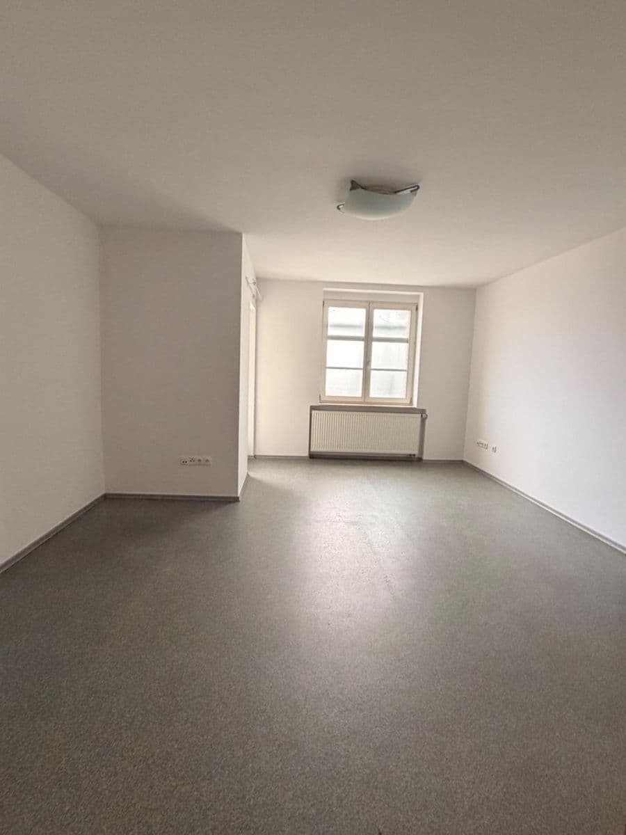 Prenájom bytu Garsoniéra 33 m², Uralská, Praha, Praha Prenájom bytu Garsoniéra 33 m², Uralská, Praha, Praha