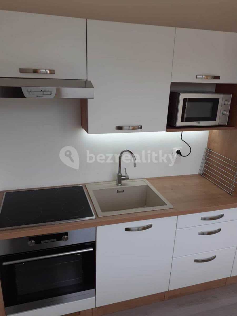 Prenájom bytu 1-izbový 35 m², Hanulova, Dúbravka, Bratislavský kraj Prenájom bytu 1-izbový 35 m², Hanulova, Dúbravka, Bratislavský kraj