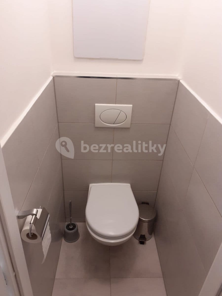 Prenájom bytu 1-izbový 35 m², Hanulova, Dúbravka, Bratislavský kraj Prenájom bytu 1-izbový 35 m², Hanulova, Dúbravka, Bratislavský kraj