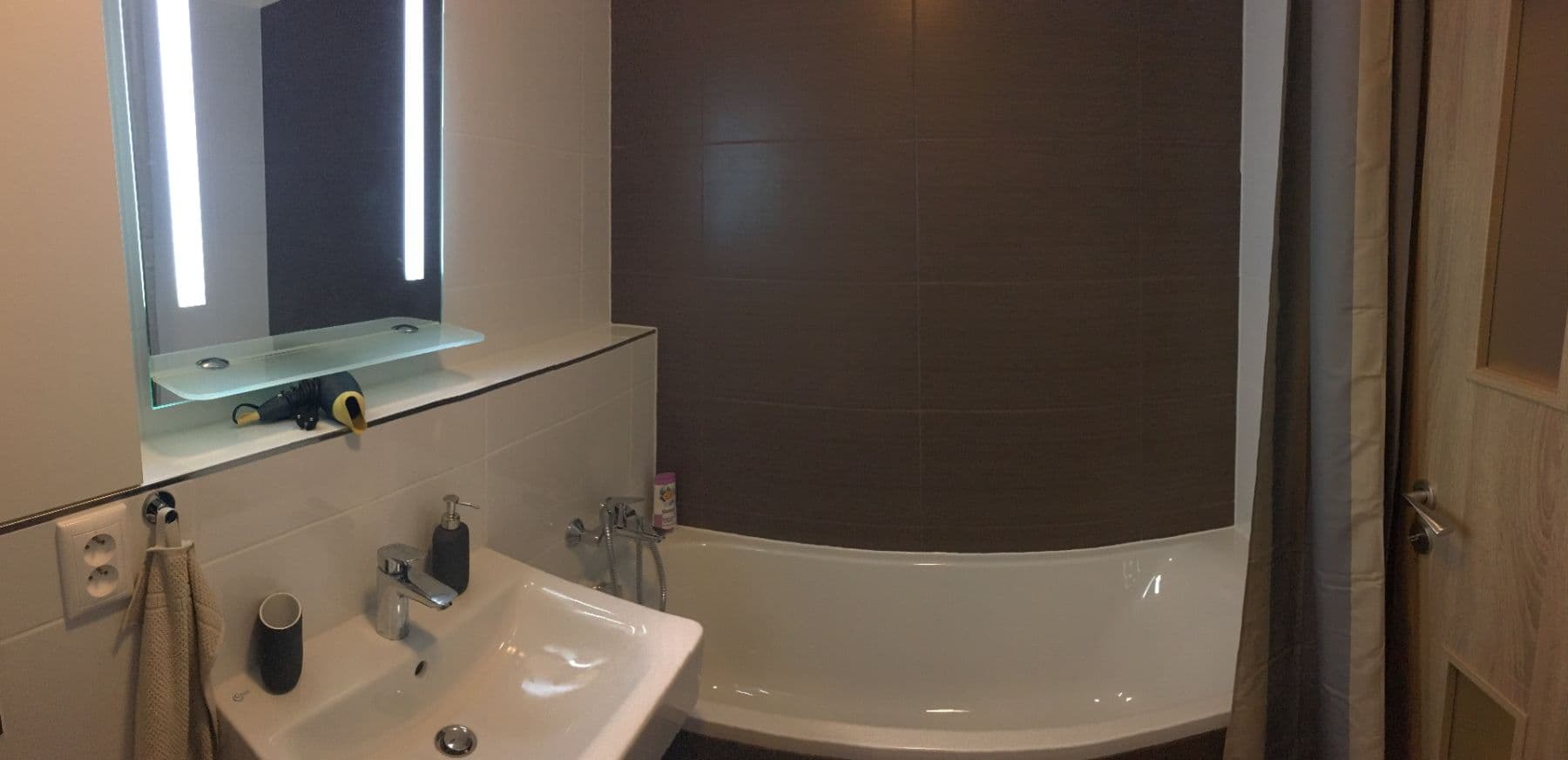 Prenájom bytu 1-izbový 40 m², Žitenická, Praha, Praha Prenájom bytu 1-izbový 40 m², Žitenická, Praha, Praha