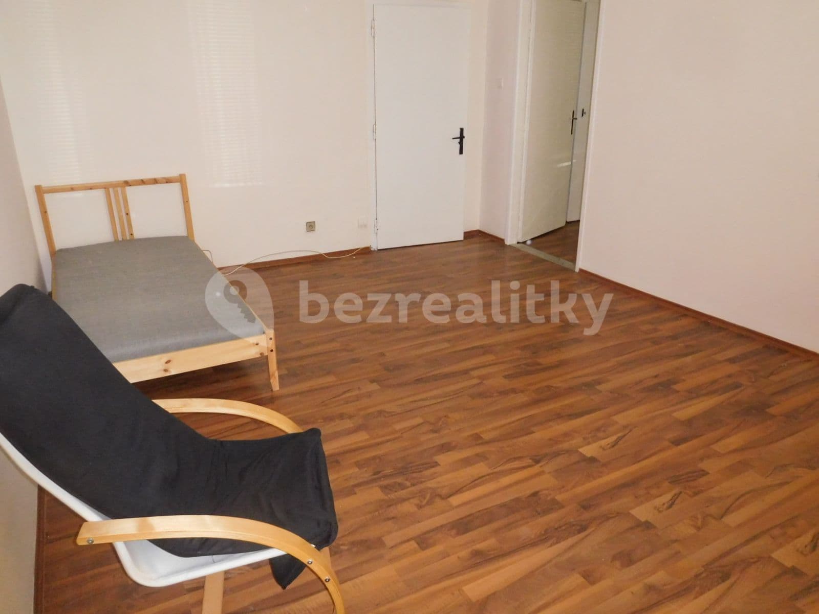 Prenájom bytu 2-izbový 43 m², 28. Pluku, Praha, Praha Prenájom bytu 2-izbový 43 m², 28. Pluku, Praha, Praha