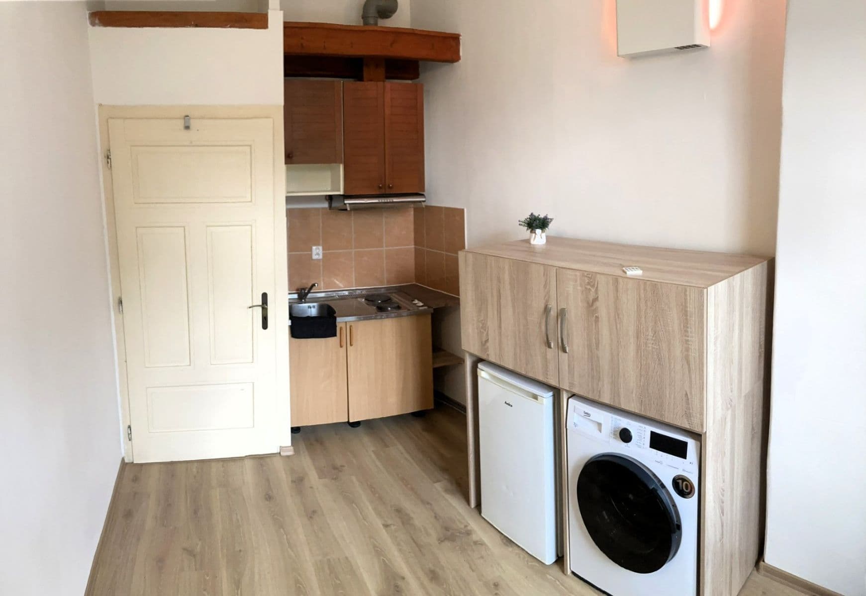 Prenájom bytu Garsoniéra 24 m², Emilie Floriánové, Jablonec nad Nisou, Liberecký kraj Prenájom bytu Garsoniéra 24 m², Emilie Floriánové, Jablonec nad Nisou, Liberecký kraj
