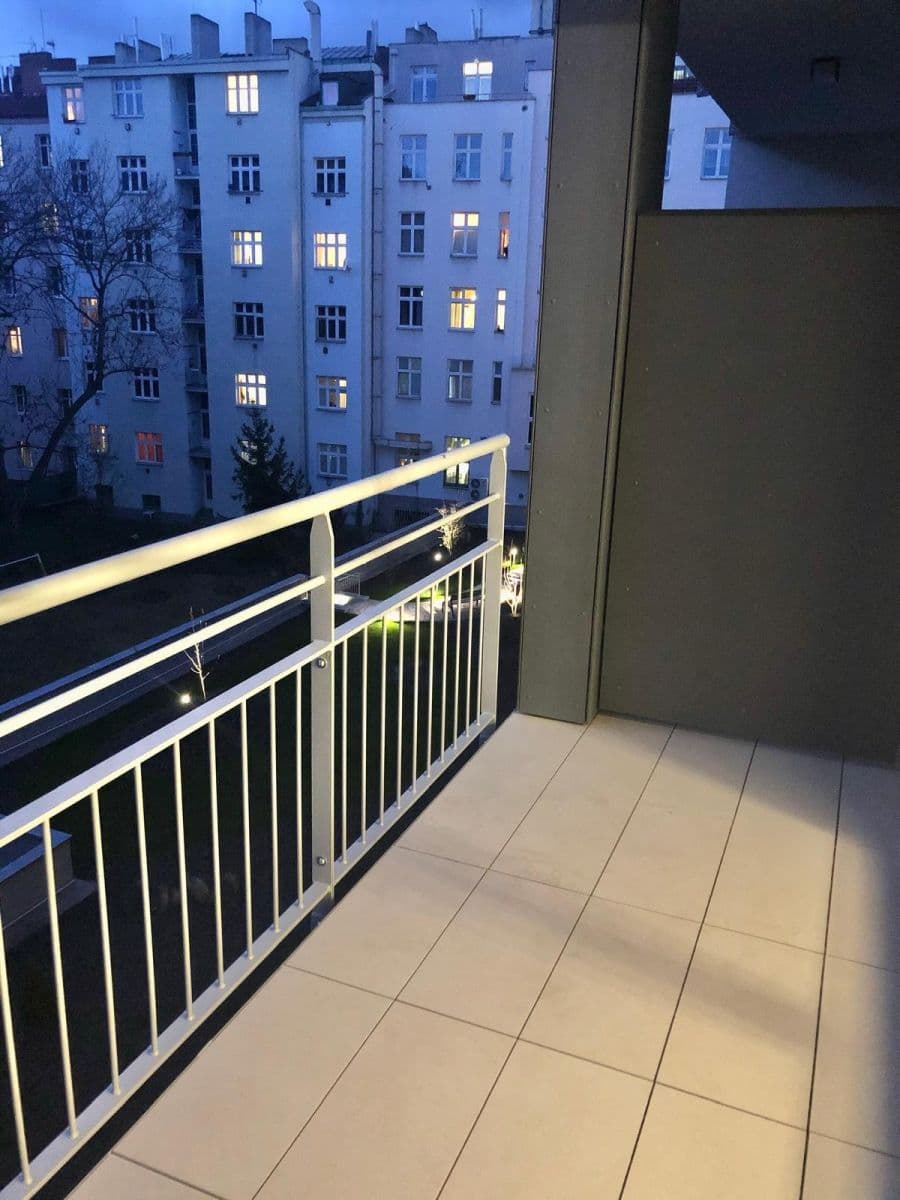 Prenájom bytu 2-izbový 51 m², Bassova, Praha, Praha Prenájom bytu 2-izbový 51 m², Bassova, Praha, Praha
