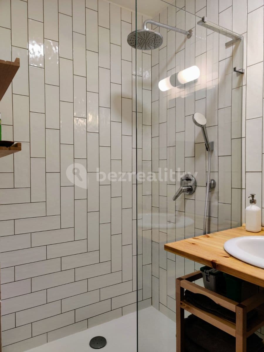 Prenájom bytu 3-izbový 66 m², Veverkova, Praha, Praha Prenájom bytu 3-izbový 66 m², Veverkova, Praha, Praha