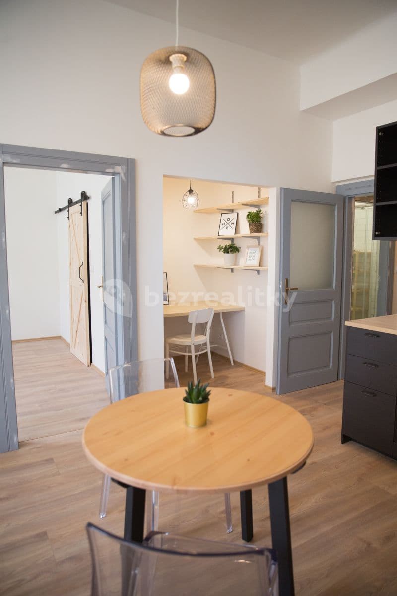Prenájom bytu 2-izbový 55 m², Schnirchova, Praha, Praha Prenájom bytu 2-izbový 55 m², Schnirchova, Praha, Praha
