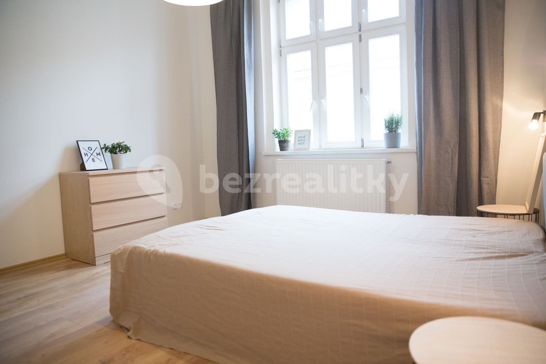 Prenájom bytu 2-izbový 55 m², Schnirchova, Praha, Praha Prenájom bytu 2-izbový 55 m², Schnirchova, Praha, Praha