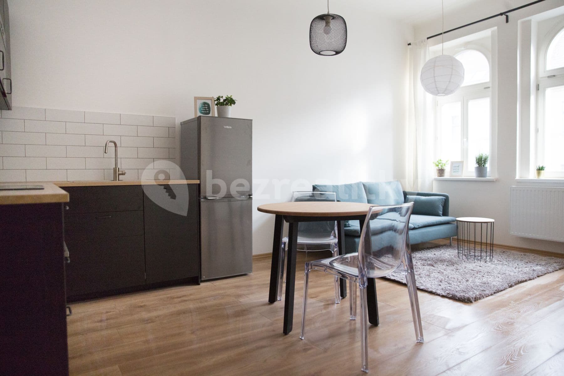 Prenájom bytu 2-izbový 55 m², Schnirchova, Praha, Praha Prenájom bytu 2-izbový 55 m², Schnirchova, Praha, Praha