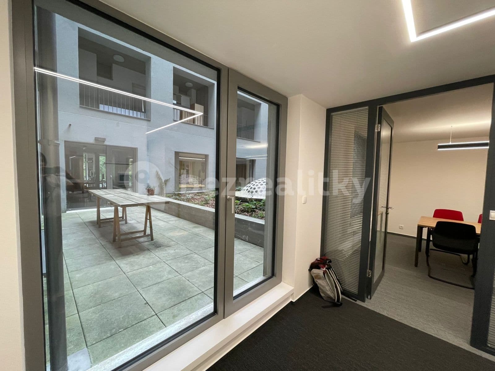 Prenájom kancelárie 77 m², Hlaváčkova, Praha, Praha Prenájom kancelárie 77 m², Hlaváčkova, Praha, Praha