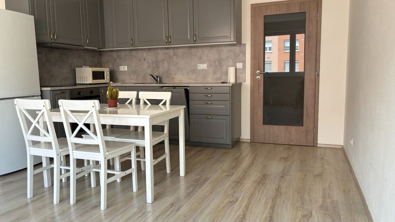 Prenájom bytu 2-izbový 57 m², Tupolevova, Praha, Praha Prenájom bytu 2-izbový 57 m², Tupolevova, Praha, Praha