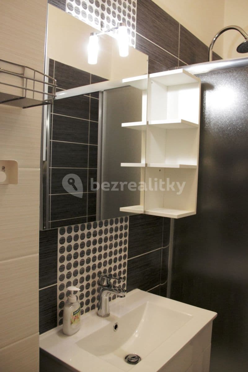 Prenájom bytu 2-izbový 70 m², Korunovační, Praha, Praha Prenájom bytu 2-izbový 70 m², Korunovační, Praha, Praha