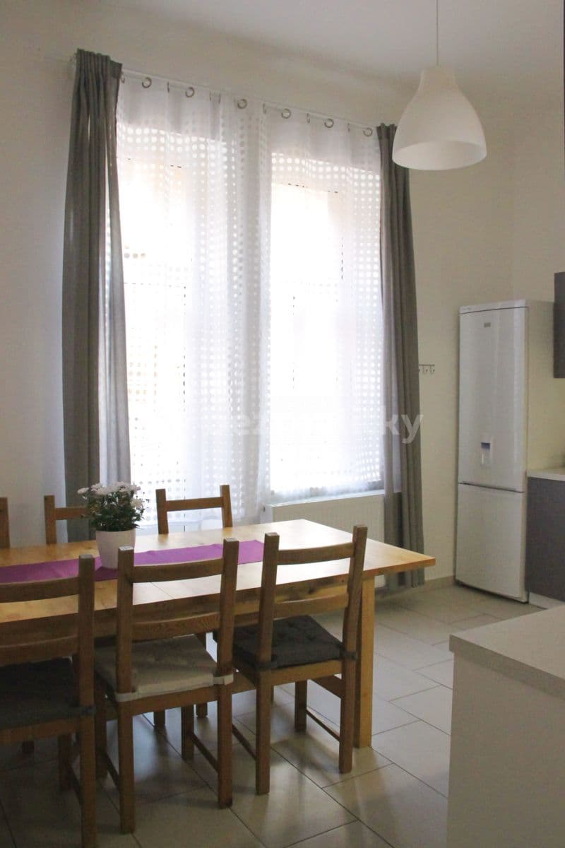 Prenájom bytu 2-izbový 70 m², Korunovační, Praha, Praha Prenájom bytu 2-izbový 70 m², Korunovační, Praha, Praha