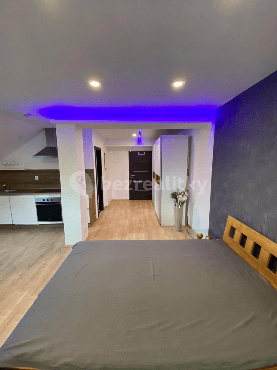 Prenájom bytu 1-izbový 42 m², K Pitkovicům, Praha, Praha Prenájom bytu 1-izbový 42 m², K Pitkovicům, Praha, Praha