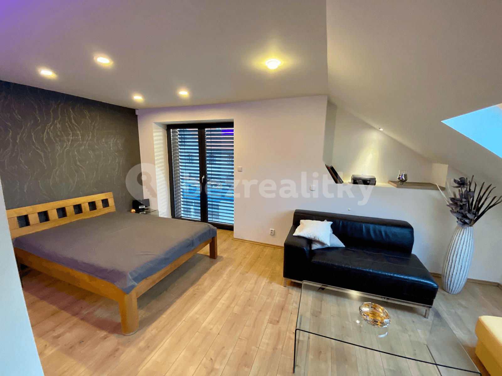 Prenájom bytu 1-izbový 42 m², K Pitkovicům, Praha, Praha Prenájom bytu 1-izbový 42 m², K Pitkovicům, Praha, Praha