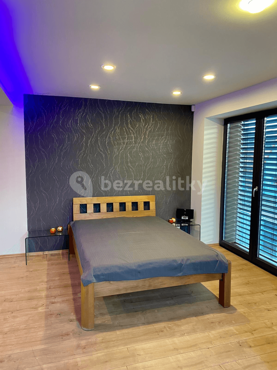 Prenájom bytu 1-izbový 42 m², K Pitkovicům, Praha, Praha Prenájom bytu 1-izbový 42 m², K Pitkovicům, Praha, Praha