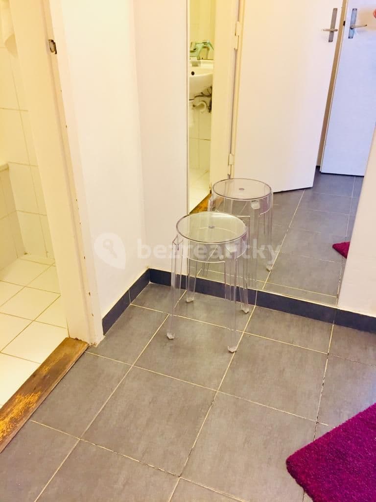 Prenájom bytu Garsoniéra 21 m², Na Zbořenci, Praha, Praha Prenájom bytu Garsoniéra 21 m², Na Zbořenci, Praha, Praha