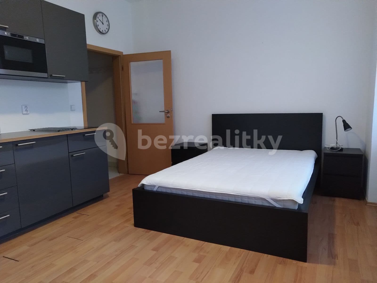 Prenájom bytu Garsoniéra 35 m², Havlíčkovo Náměstí, Praha, Praha Prenájom bytu Garsoniéra 35 m², Havlíčkovo Náměstí, Praha, Praha