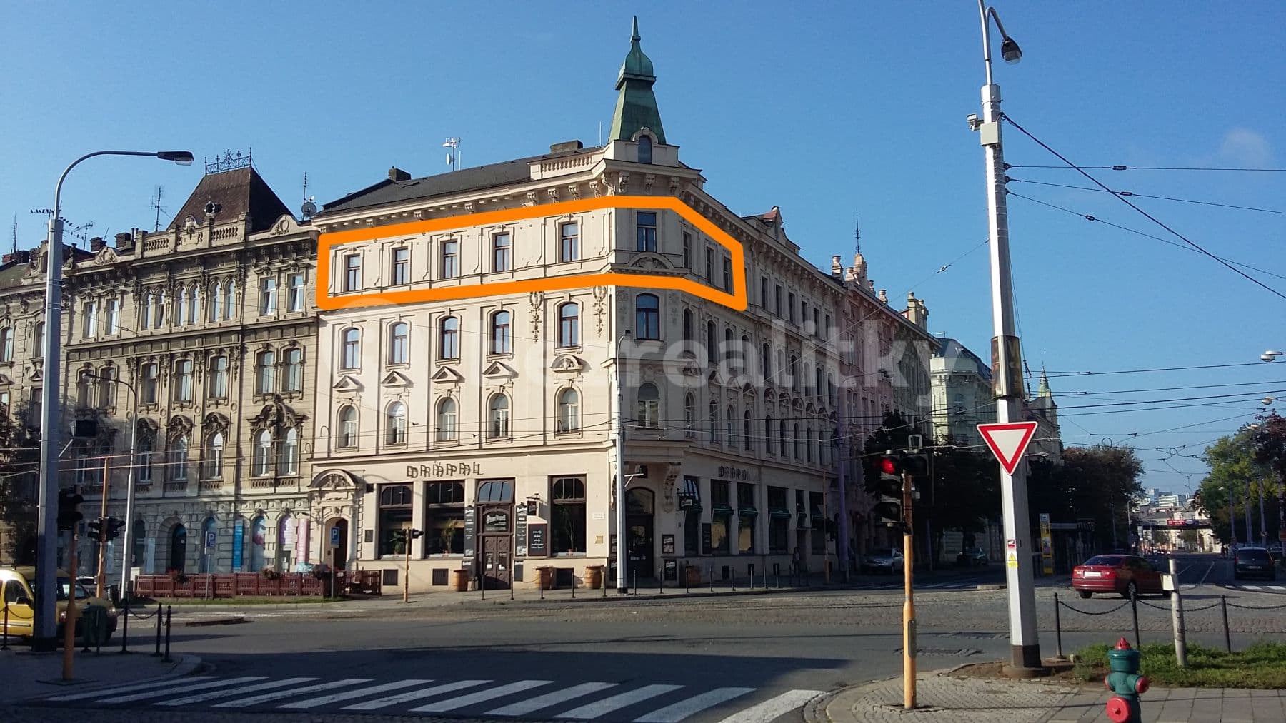Prenájom bytu 4-izbový 155 m², Tř. Svobody, Olomouc, Olomoucký kraj Prenájom bytu 4-izbový 155 m², Tř. Svobody, Olomouc, Olomoucký kraj