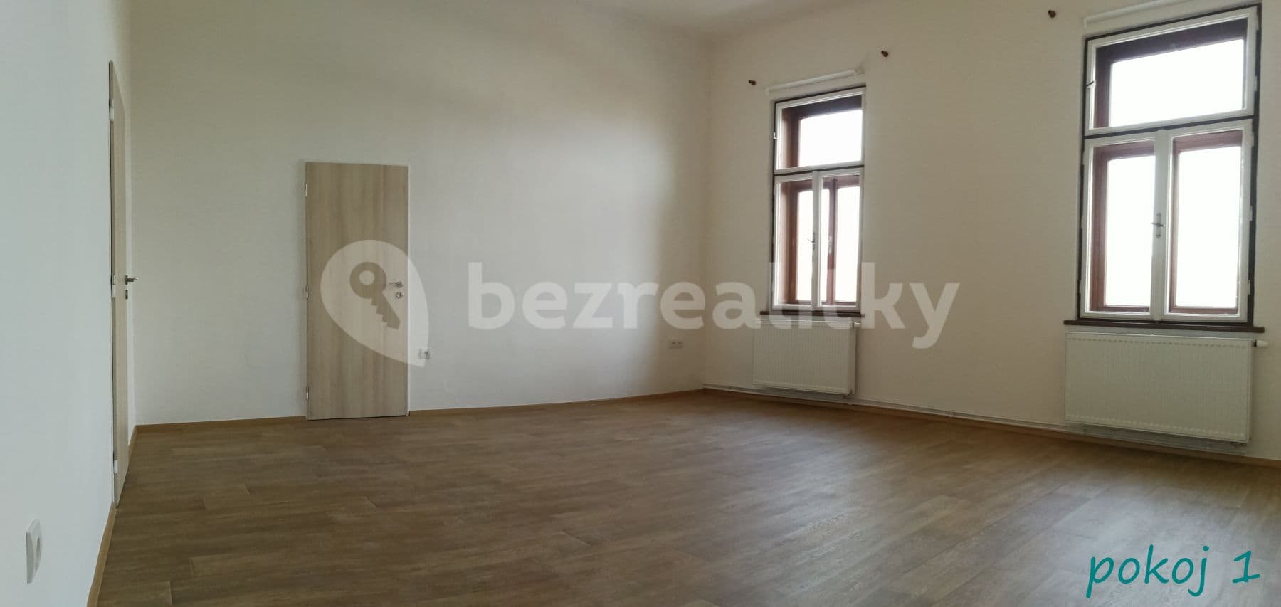 Prenájom bytu 4-izbový 155 m², Tř. Svobody, Olomouc, Olomoucký kraj Prenájom bytu 4-izbový 155 m², Tř. Svobody, Olomouc, Olomoucký kraj