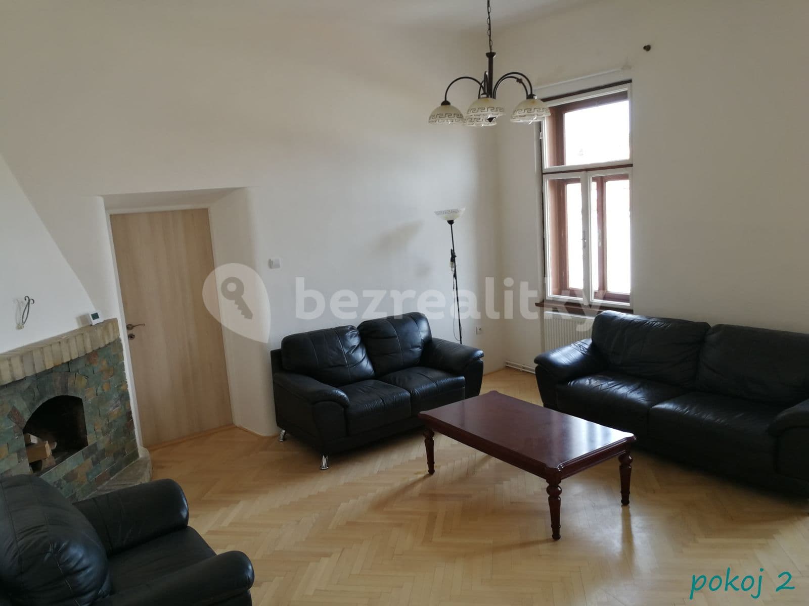 Prenájom bytu 4-izbový 155 m², Tř. Svobody, Olomouc, Olomoucký kraj Prenájom bytu 4-izbový 155 m², Tř. Svobody, Olomouc, Olomoucký kraj