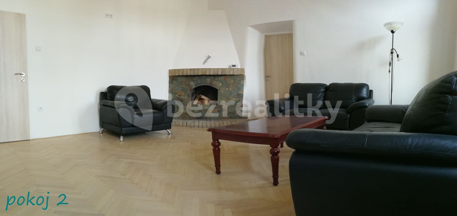 Prenájom bytu 4-izbový 155 m², Tř. Svobody, Olomouc, Olomoucký kraj Prenájom bytu 4-izbový 155 m², Tř. Svobody, Olomouc, Olomoucký kraj