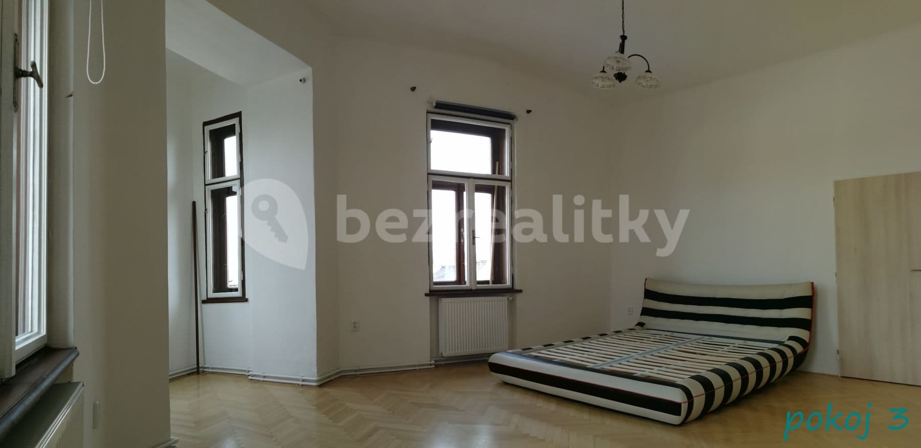 Prenájom bytu 4-izbový 155 m², Tř. Svobody, Olomouc, Olomoucký kraj Prenájom bytu 4-izbový 155 m², Tř. Svobody, Olomouc, Olomoucký kraj