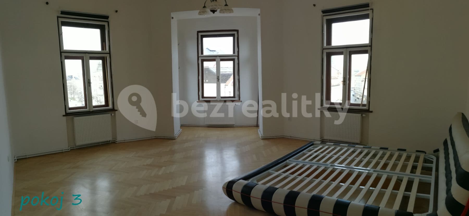 Prenájom bytu 4-izbový 155 m², Tř. Svobody, Olomouc, Olomoucký kraj Prenájom bytu 4-izbový 155 m², Tř. Svobody, Olomouc, Olomoucký kraj