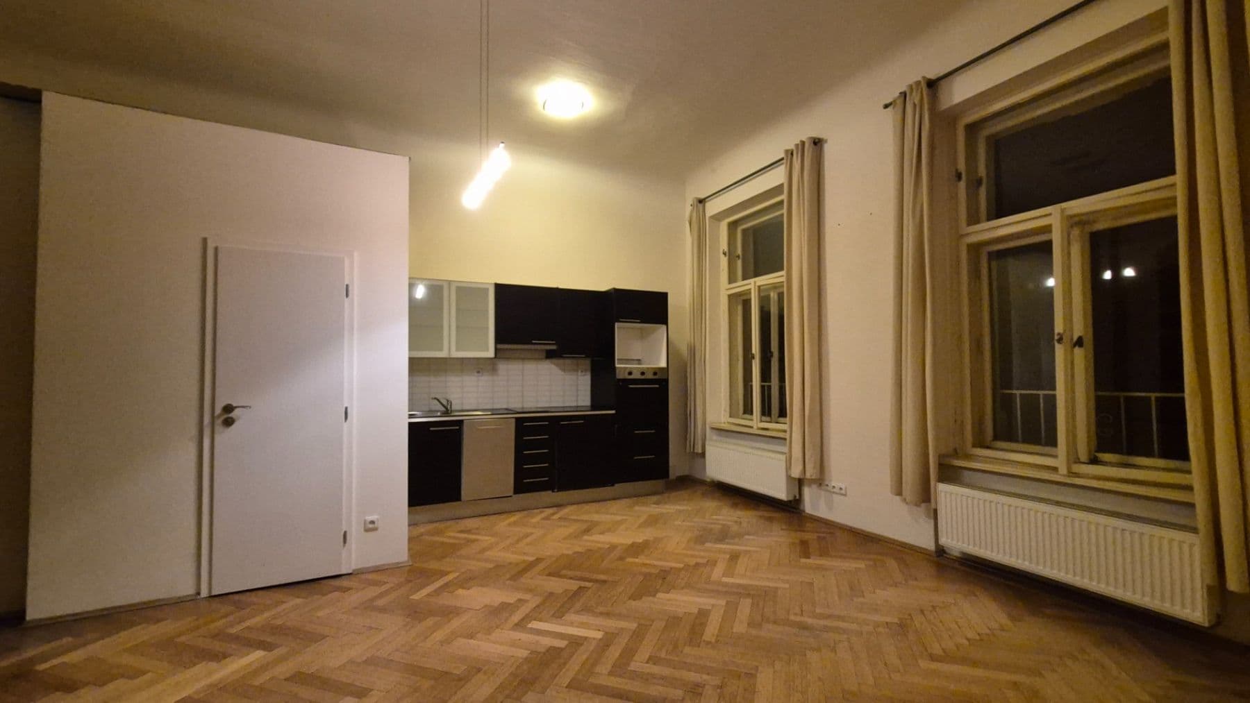 Prenájom bytu 2-izbový 67 m², Zborovská, Praha, Praha Prenájom bytu 2-izbový 67 m², Zborovská, Praha, Praha