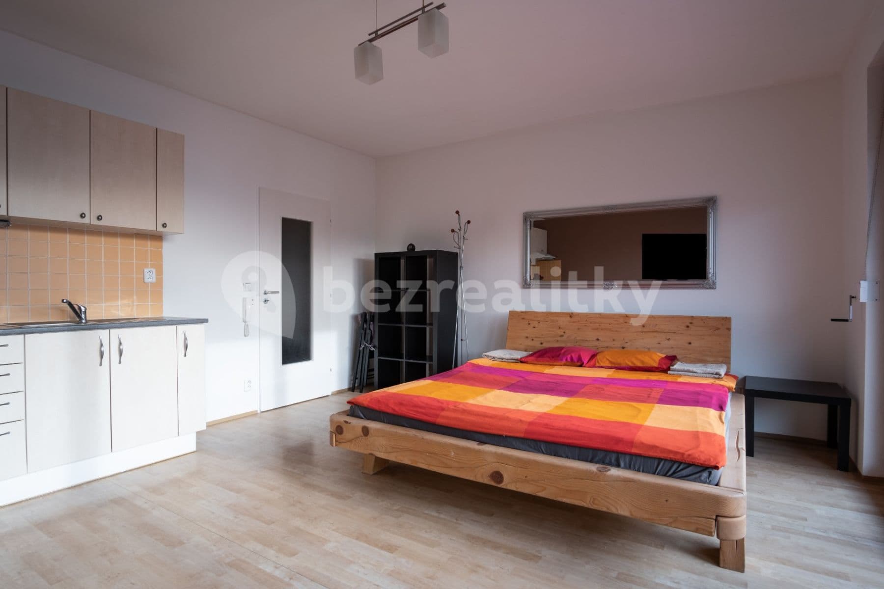 Prenájom bytu 1-izbový 32 m², Sluneční náměstí, Praha, Praha Prenájom bytu 1-izbový 32 m², Sluneční náměstí, Praha, Praha