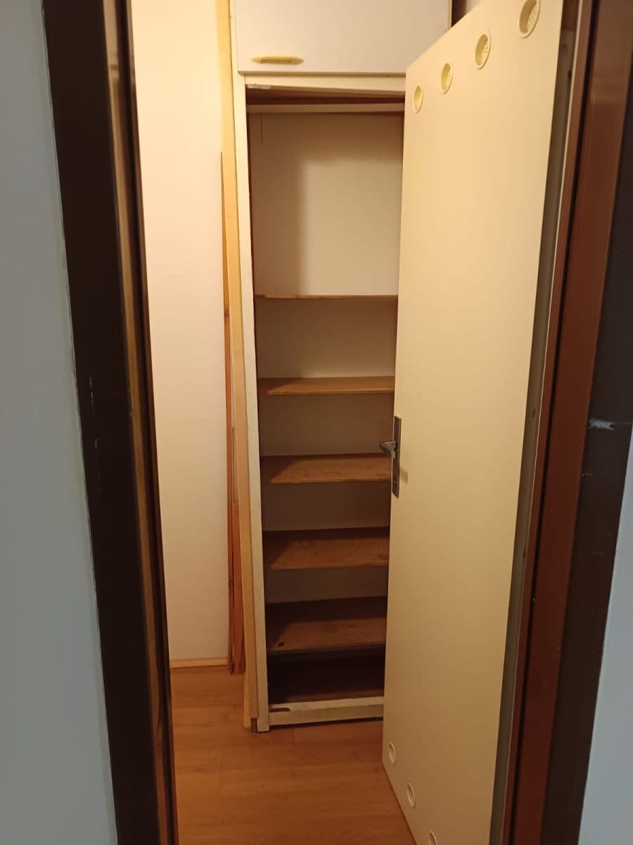 Prenájom bytu Garsoniéra 30 m², Semická, Praha, Praha Prenájom bytu Garsoniéra 30 m², Semická, Praha, Praha