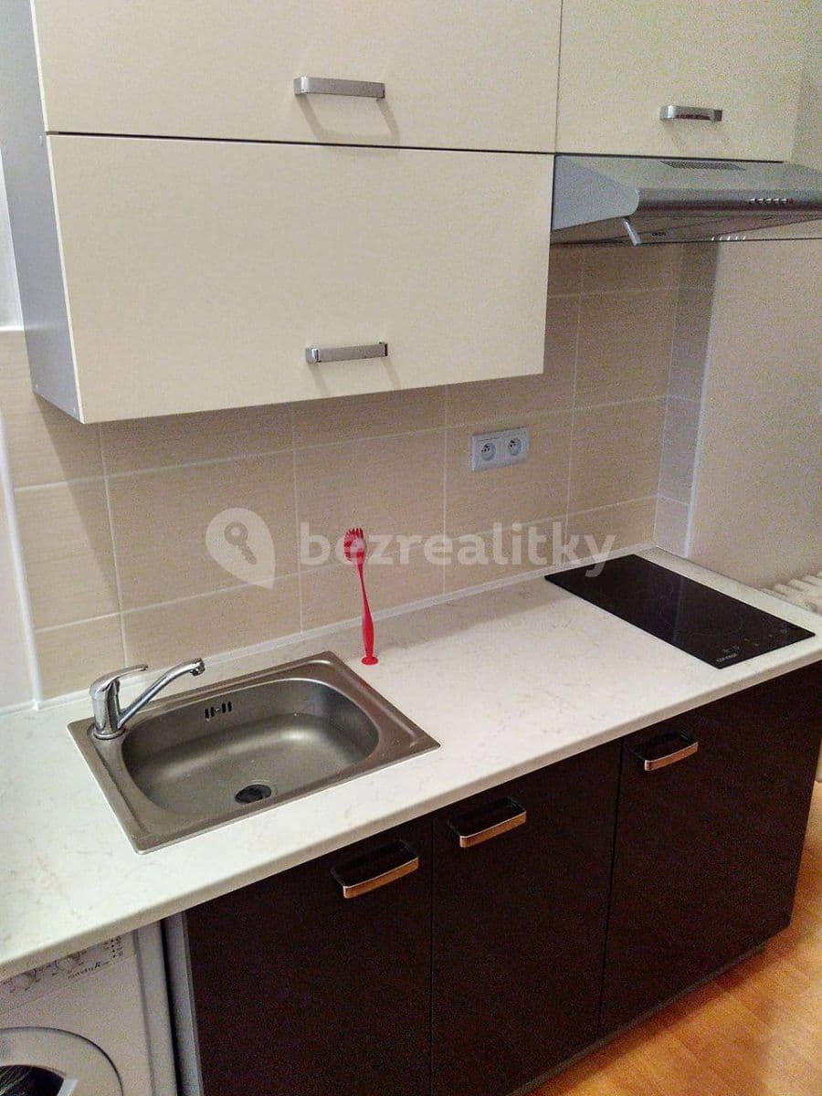 Prenájom bytu 1-izbový 30 m², Turnovská, Praha, Praha Prenájom bytu 1-izbový 30 m², Turnovská, Praha, Praha