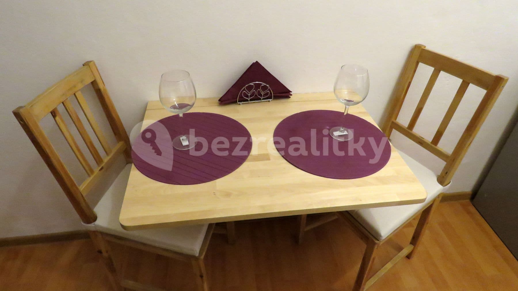 Prenájom bytu 1-izbový 30 m², Turnovská, Praha, Praha Prenájom bytu 1-izbový 30 m², Turnovská, Praha, Praha