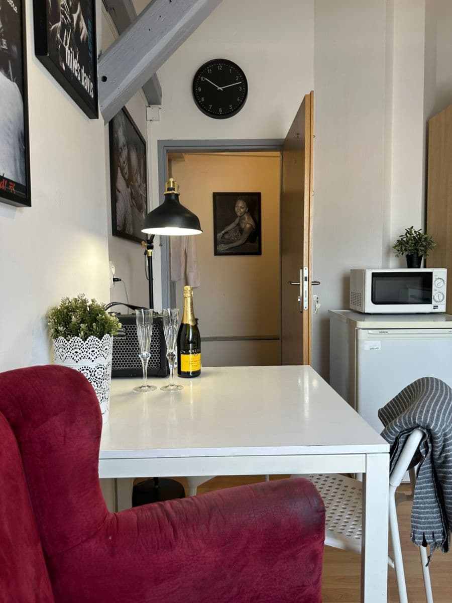 Prenájom bytu 2-izbový 18 m², Kováků, Praha, Praha Prenájom bytu 2-izbový 18 m², Kováků, Praha, Praha