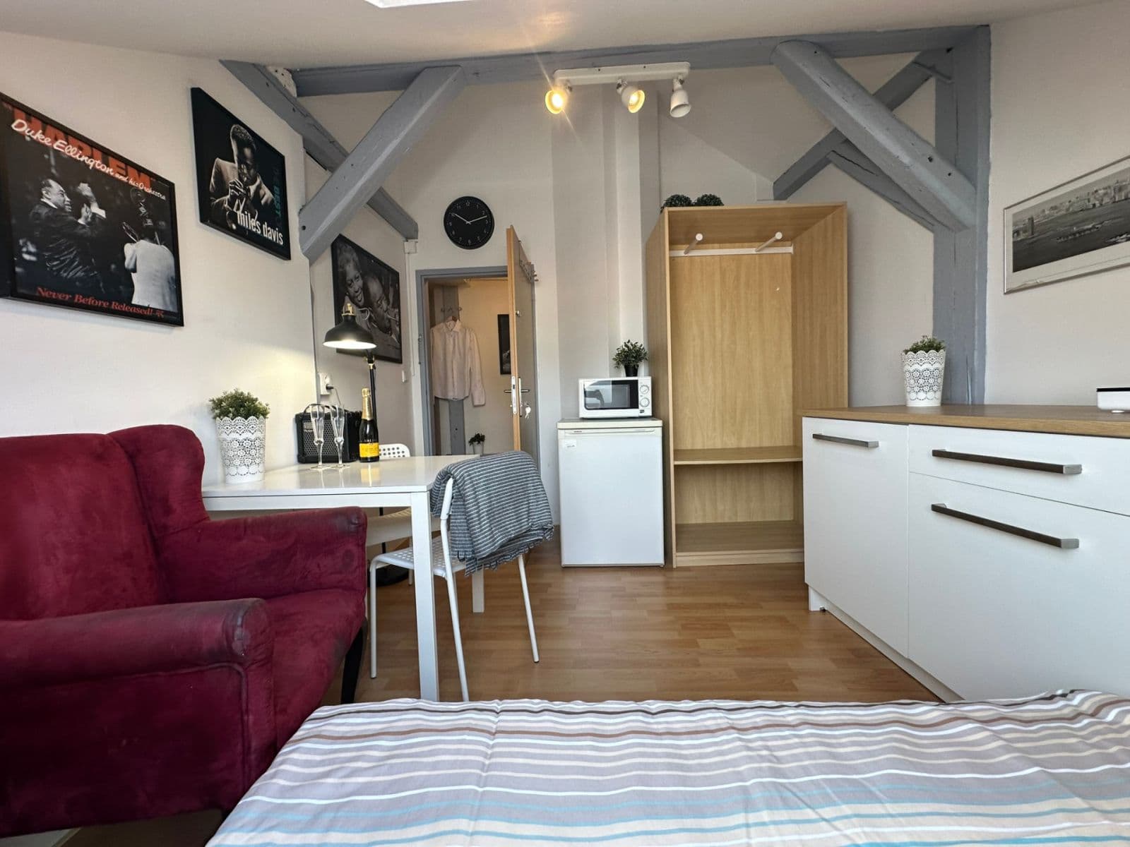 Prenájom bytu 2-izbový 18 m², Kováků, Praha, Praha Prenájom bytu 2-izbový 18 m², Kováků, Praha, Praha