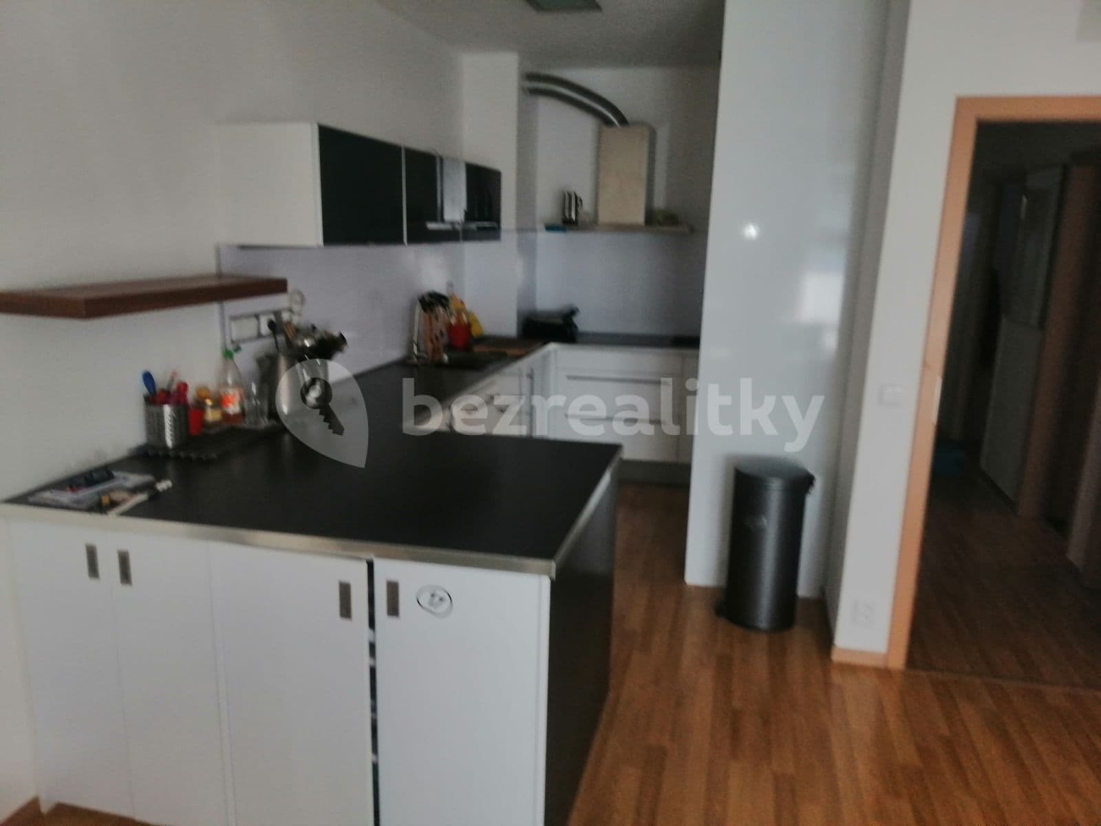 Prenájom bytu 3-izbový 63 m², Komenského, Horoměřice, Středočeský kraj Prenájom bytu 3-izbový 63 m², Komenského, Horoměřice, Středočeský kraj