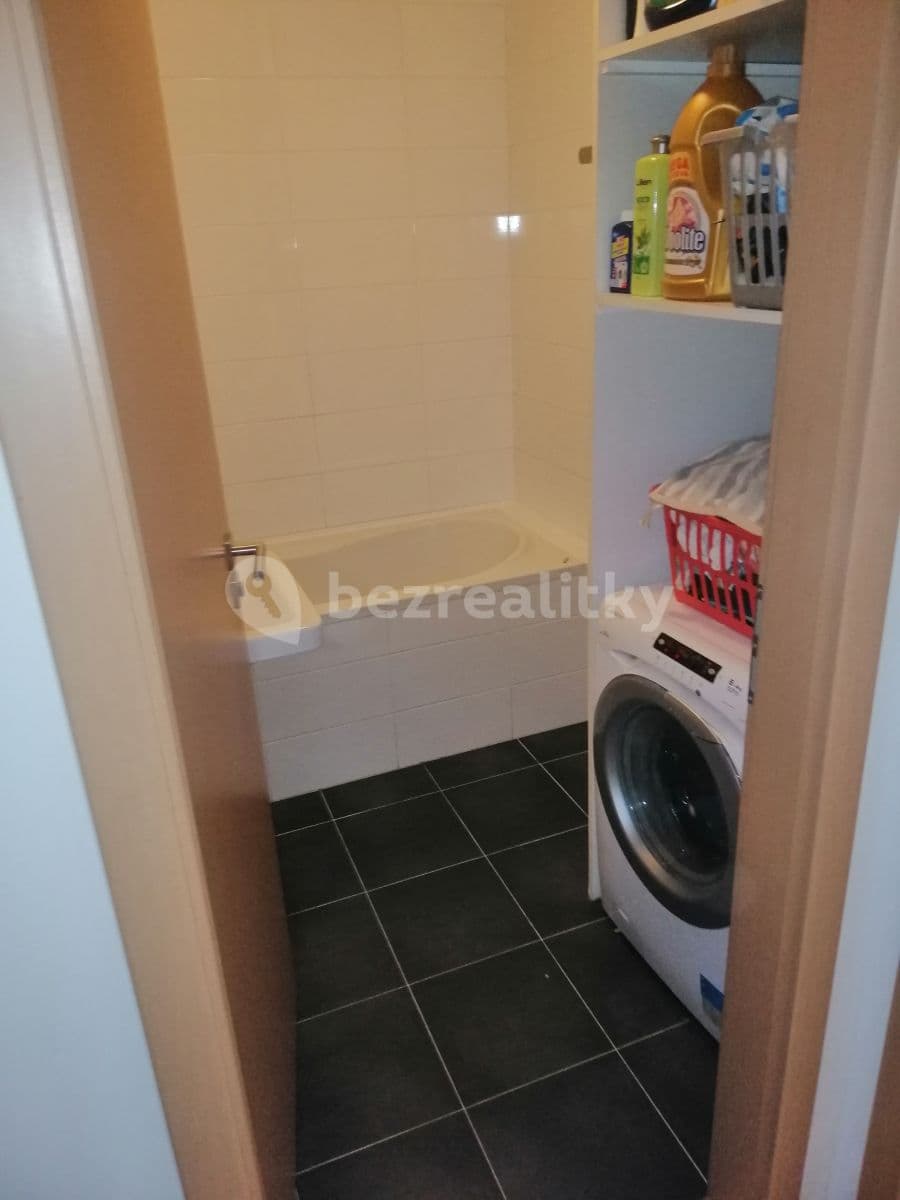 Prenájom bytu 3-izbový 63 m², Komenského, Horoměřice, Středočeský kraj Prenájom bytu 3-izbový 63 m², Komenského, Horoměřice, Středočeský kraj