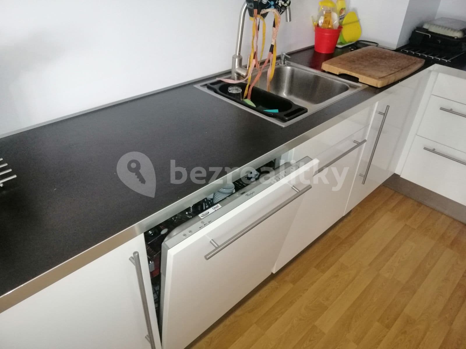 Prenájom bytu 3-izbový 63 m², Komenského, Horoměřice, Středočeský kraj Prenájom bytu 3-izbový 63 m², Komenského, Horoměřice, Středočeský kraj