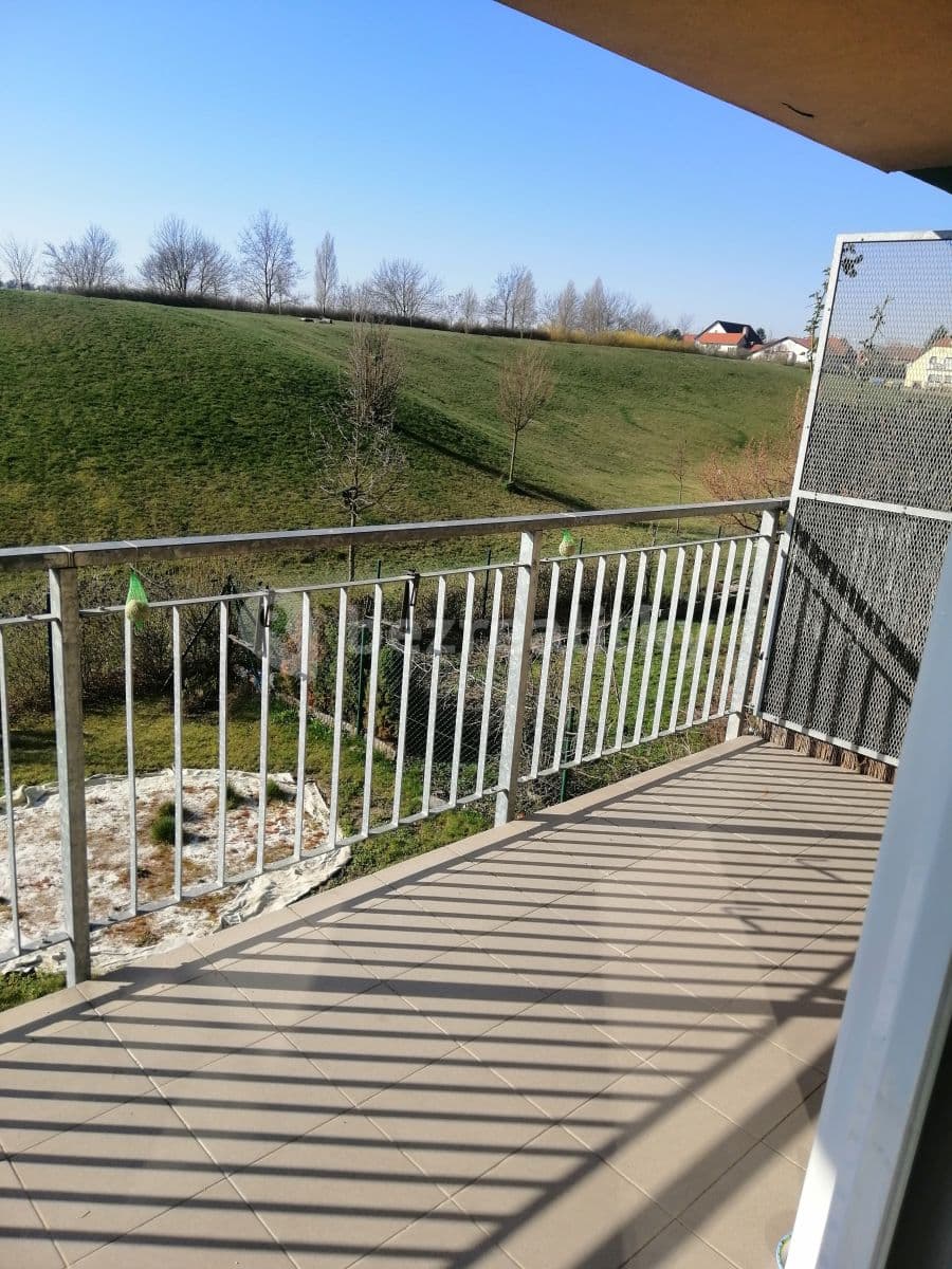 Prenájom bytu 3-izbový 63 m², Komenského, Horoměřice, Středočeský kraj Prenájom bytu 3-izbový 63 m², Komenského, Horoměřice, Středočeský kraj