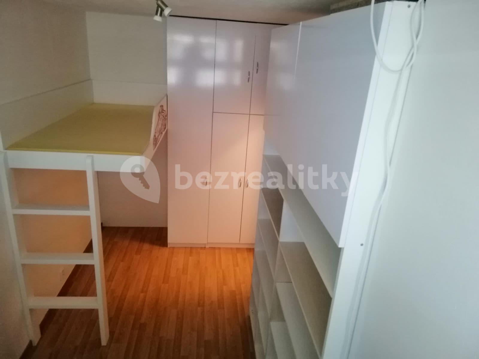 Prenájom bytu 3-izbový 63 m², Komenského, Horoměřice, Středočeský kraj Prenájom bytu 3-izbový 63 m², Komenského, Horoměřice, Středočeský kraj