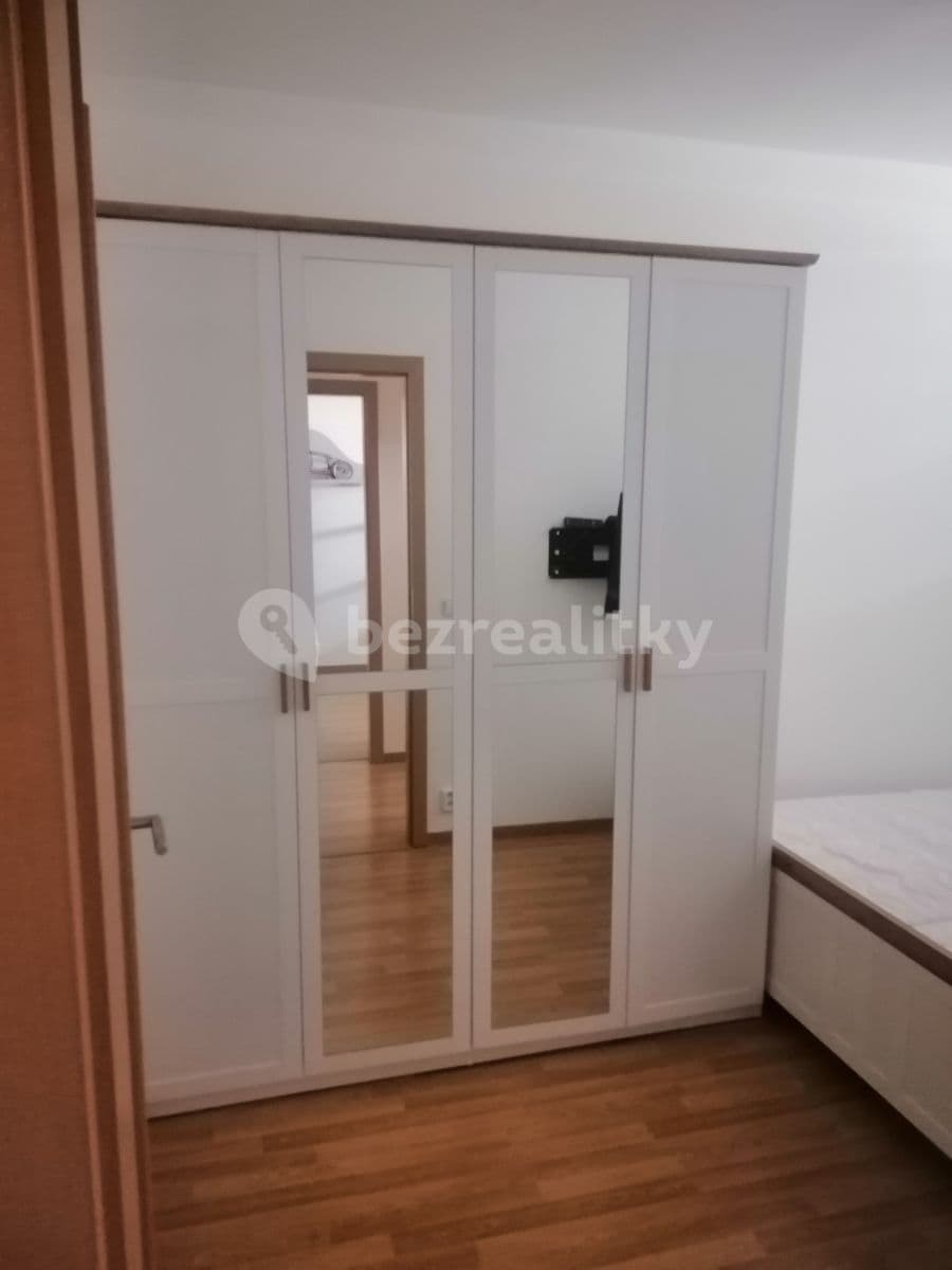 Prenájom bytu 3-izbový 63 m², Komenského, Horoměřice, Středočeský kraj Prenájom bytu 3-izbový 63 m², Komenského, Horoměřice, Středočeský kraj