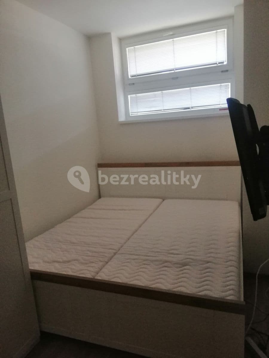 Prenájom bytu 3-izbový 63 m², Komenského, Horoměřice, Středočeský kraj Prenájom bytu 3-izbový 63 m², Komenského, Horoměřice, Středočeský kraj